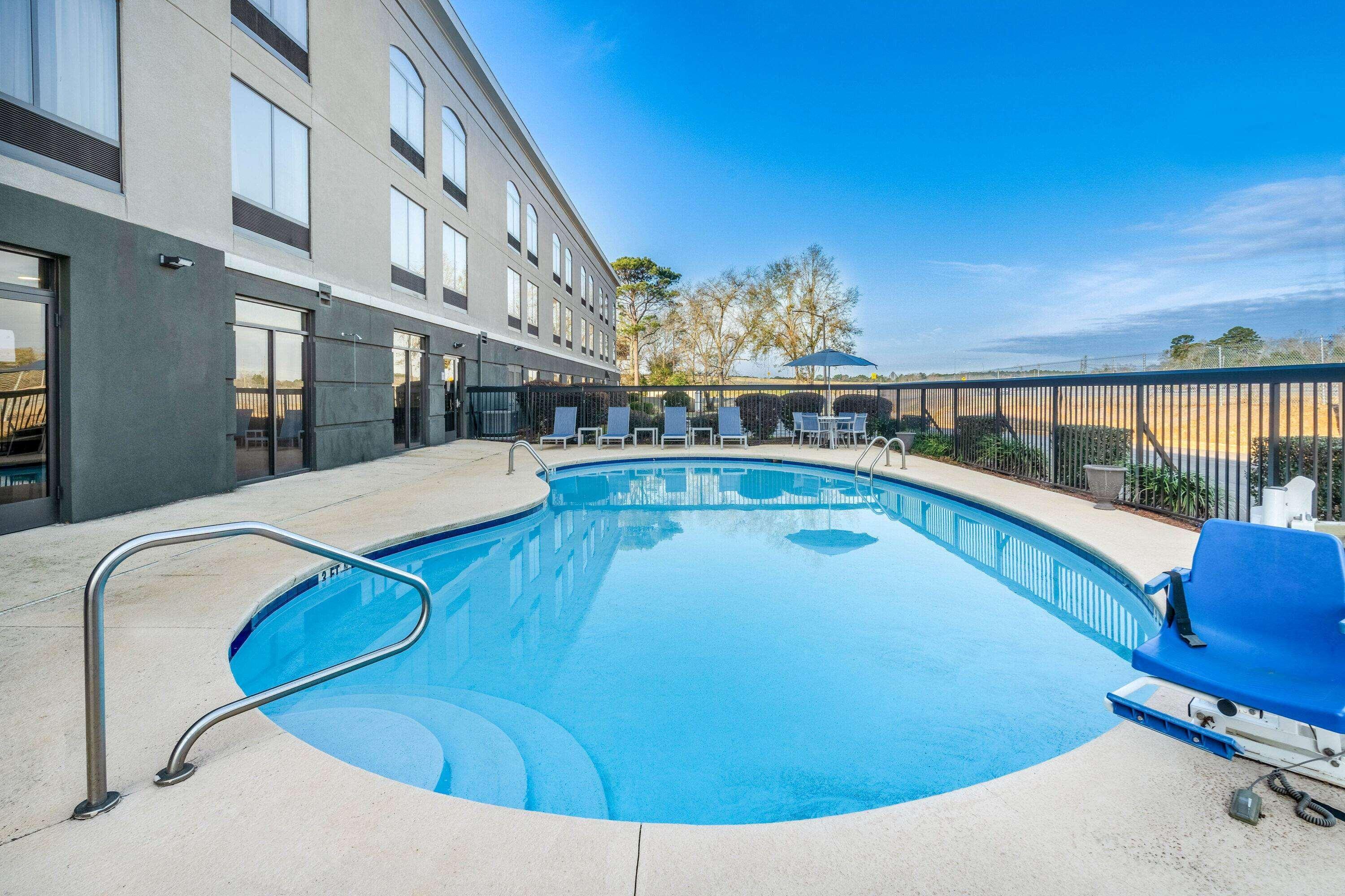 La Quinta Inn & Suites By Wyndham-Albany Ga Exterior photo